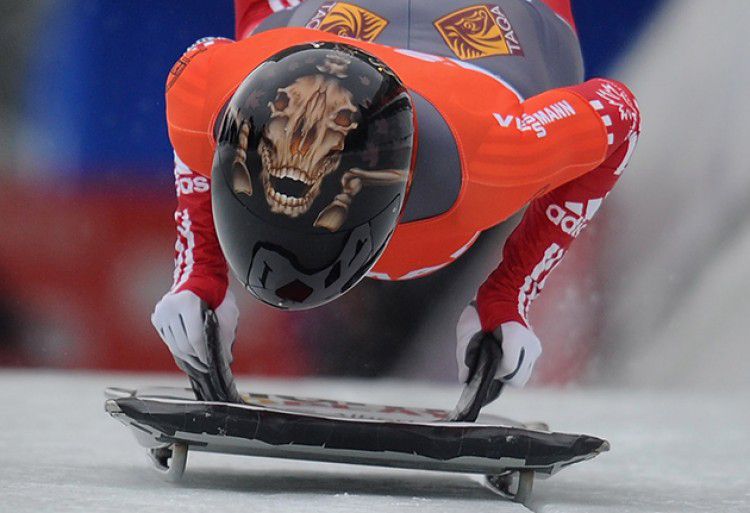 Всё-таки крутые шлемы у скелетонистов