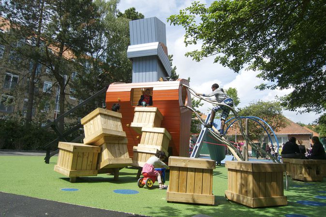 Самые удивительные детские площадки мира