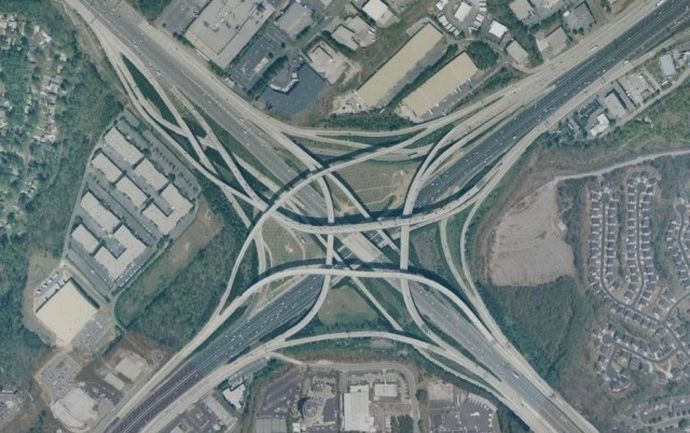 10 головокружительных транспортных развязок