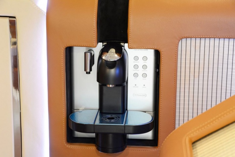 Офис на колесах iBusiness от Brabus