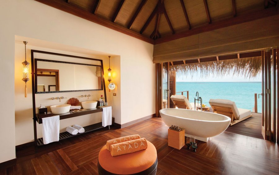 Лежачие экскурсии. Девять лучших ванн планеты