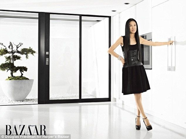 Сколько лет этой женщине? (5 фото)