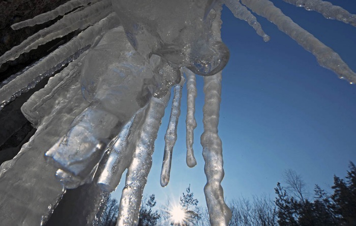 Европу сковало морозами