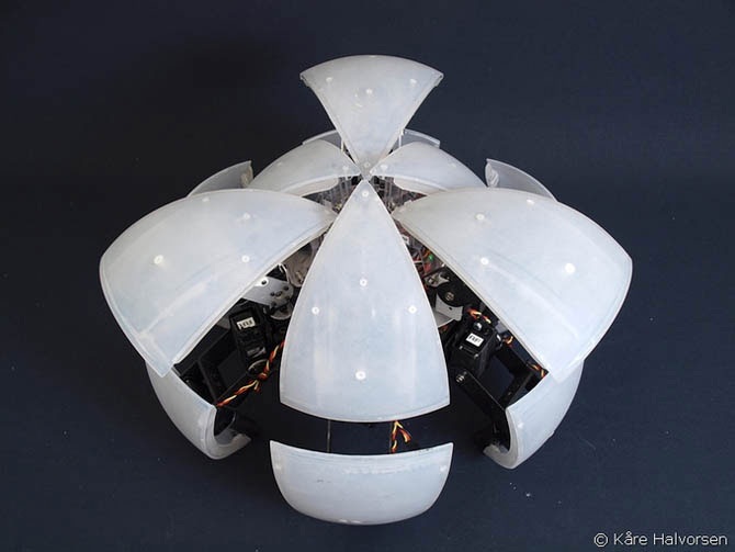 Робот-трансформер в виде шара