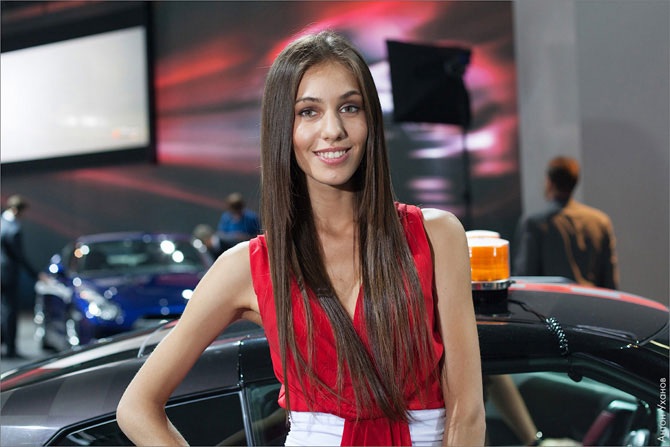 Девушки на Московском автосалоне 2012