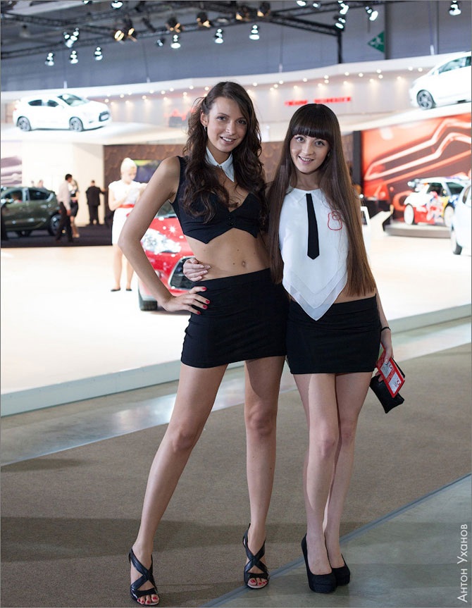 Девушки на Московском автосалоне 2012