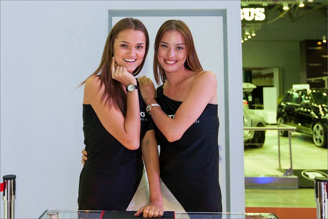 Девушки на Московском автосалоне 2012