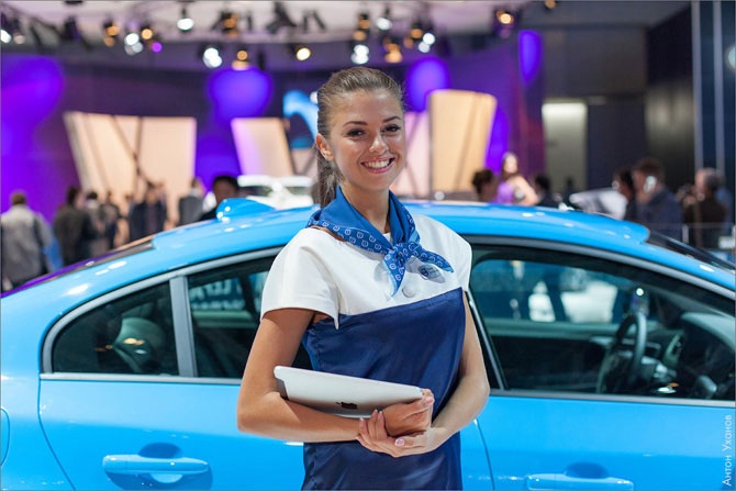 Девушки на Московском автосалоне 2012