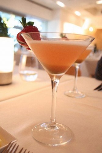 Взболтать, но не смешивать – 10 коктейлей Джеймса Бонда