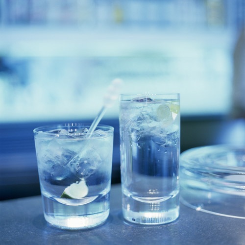 Взболтать, но не смешивать – 10 коктейлей Джеймса Бонда