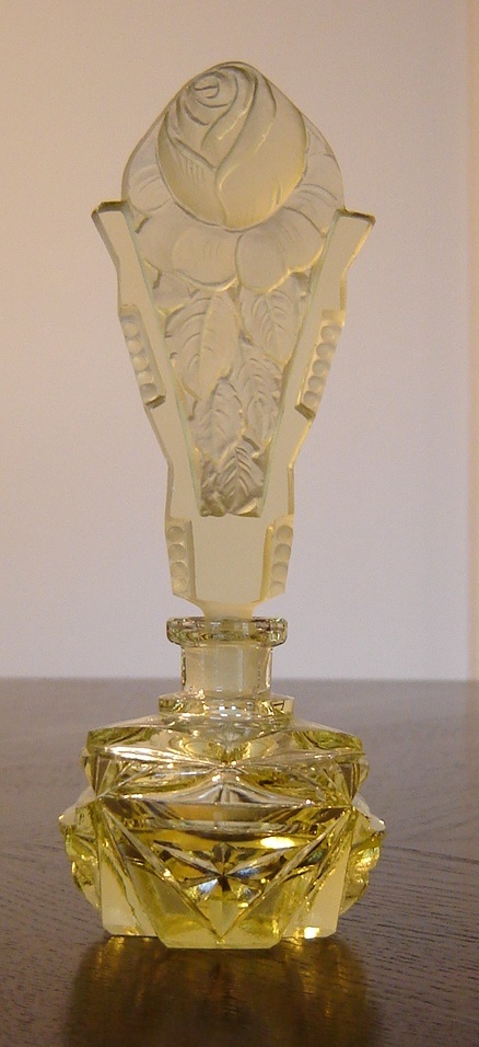 Красивые парфюмерные флаконы времен Ар деко (32 фото)