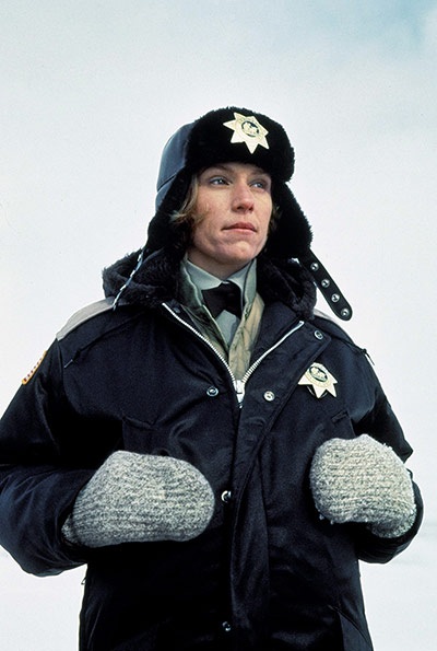 Лучшие полицейские-знаменитости (9 фото)