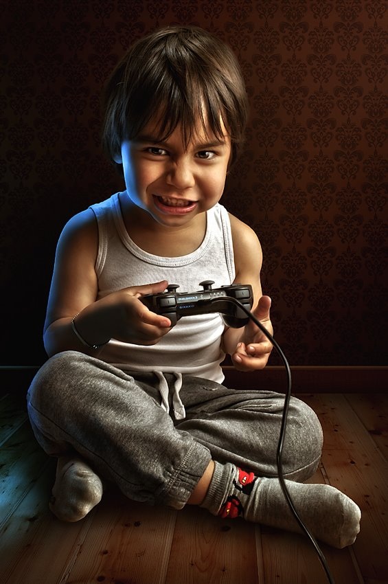 Детство в кадре – папа фотографирует сына