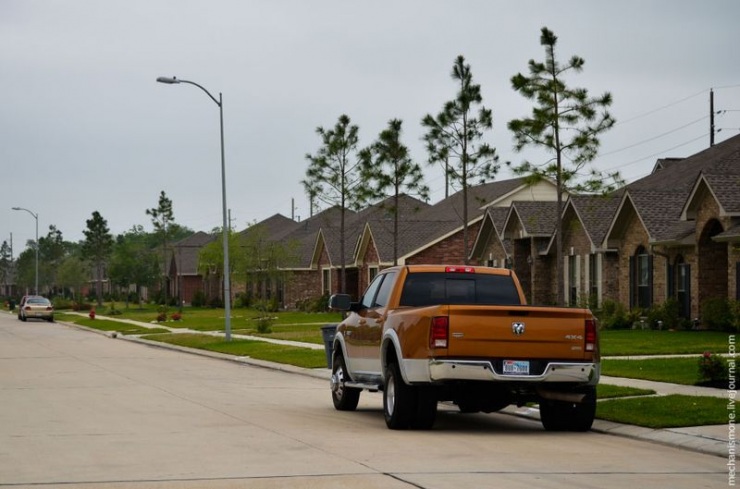 Как устроен спальный район США (25 фото)