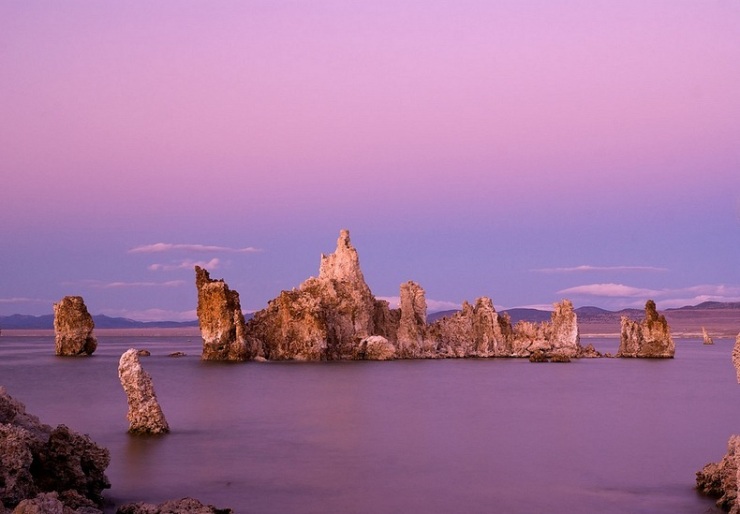 Волшебные башни озера Моно