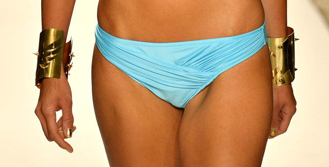 Девушки на неделе пляжной моды Mercedes-Benz 2014