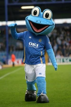 Самые необычные талисманы футбольных клубов (18 фото)