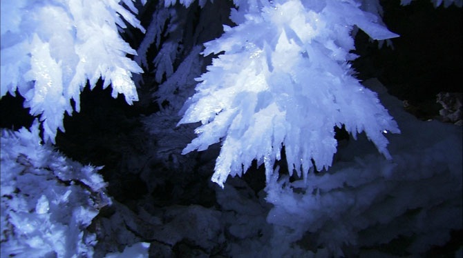 Завораживающая пещера Лечугия