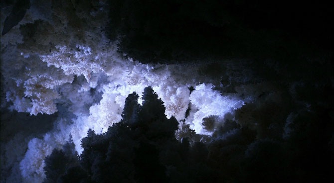 Завораживающая пещера Лечугия