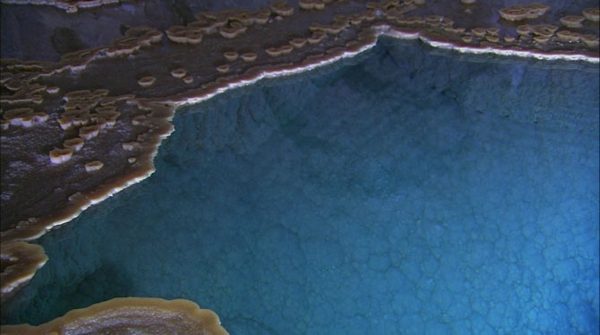 Завораживающая пещера Лечугия