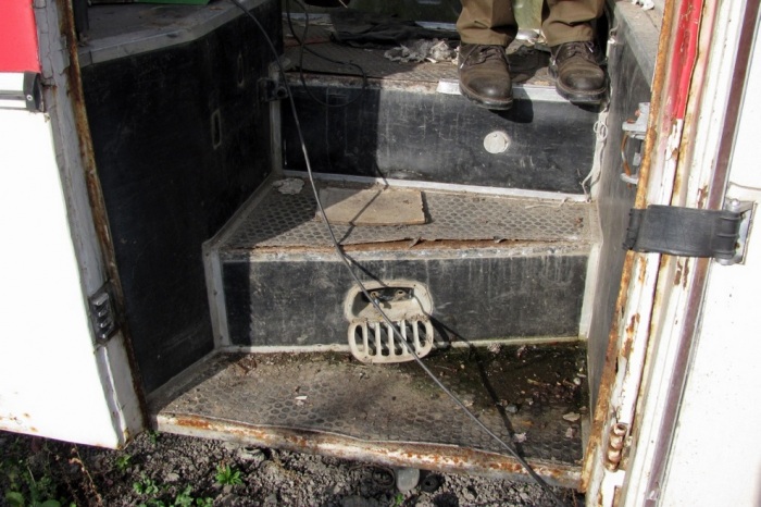 Удивительное рабочее место из старого Икаруса