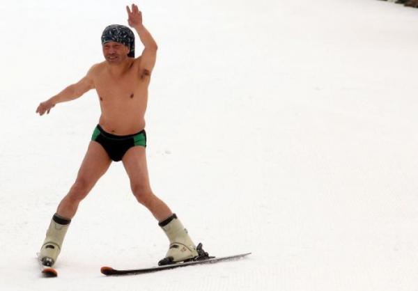 Необычный конкурс – Бикини-спринт в Китае (16 фото)