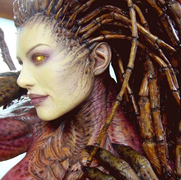 Королева зергов прибыла на Землю