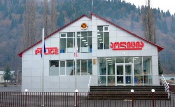 Гордость грузинских полицейских (22 фото)